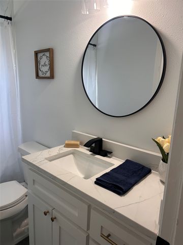 211 Kerby Street, Arlington, TX 76013