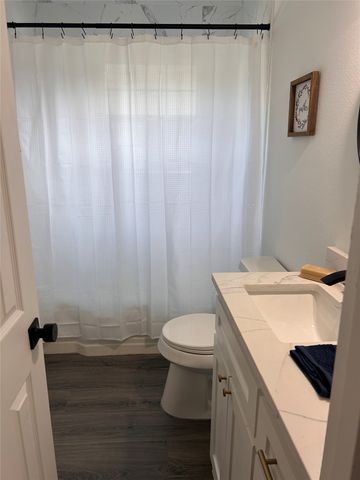 211 Kerby Street, Arlington, TX 76013