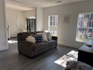 211 Kerby Street, Arlington, TX 76013
