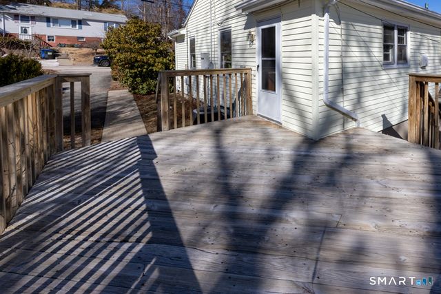 32 Cedar Lane, Montville, CT 06382