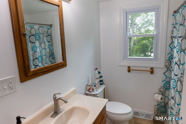 32 Cedar Lane, Montville, CT 06382