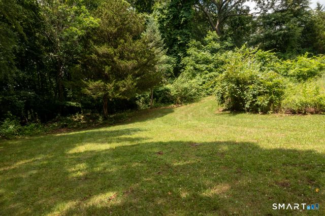 32 Cedar Lane, Montville, CT 06382