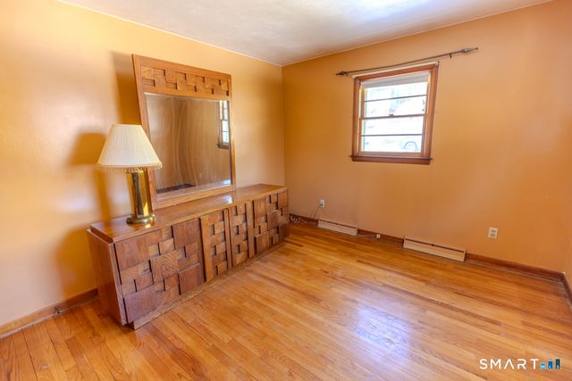 32 Cedar Lane, Montville, CT 06382