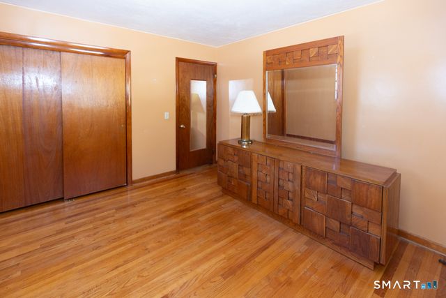 32 Cedar Lane, Montville, CT 06382