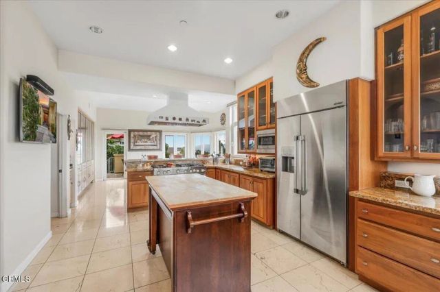 579 Glade Drive, Santa Paula, CA 93060