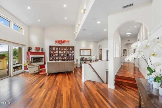 579 Glade Drive, Santa Paula, CA 93060