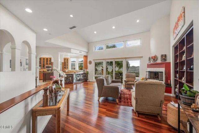 579 Glade Drive, Santa Paula, CA 93060