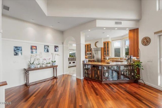 579 Glade Drive, Santa Paula, CA 93060