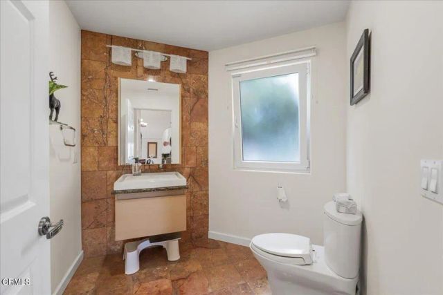 579 Glade Drive, Santa Paula, CA 93060