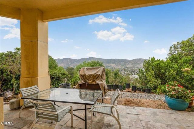 579 Glade Drive, Santa Paula, CA 93060