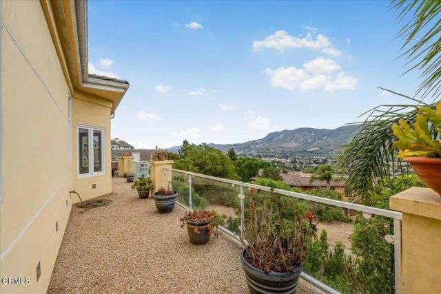 579 Glade Drive, Santa Paula, CA 93060