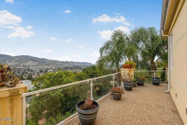 579 Glade Drive, Santa Paula, CA 93060