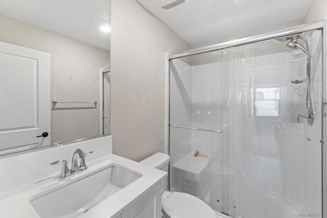 675 Grant Ct, Vista, CA 92083