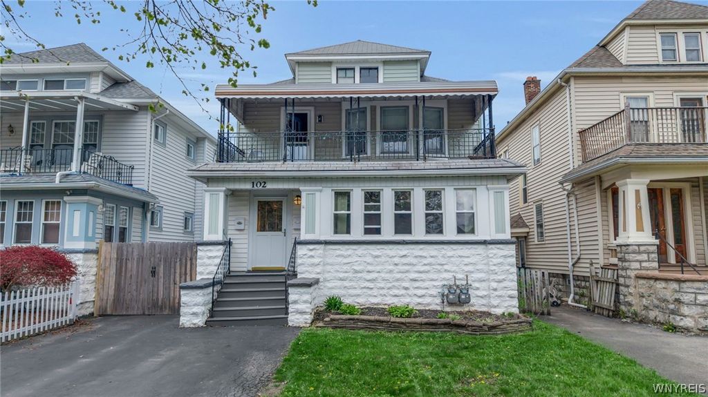 102 Saranac Avenue, Buffalo, NY 14216