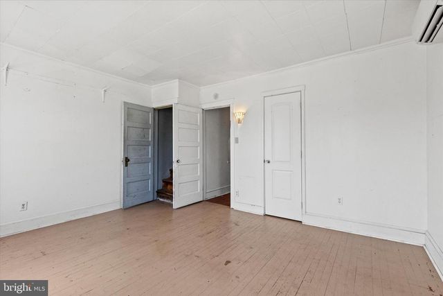 18 S CHARLES ST, Dallastown, PA 17313