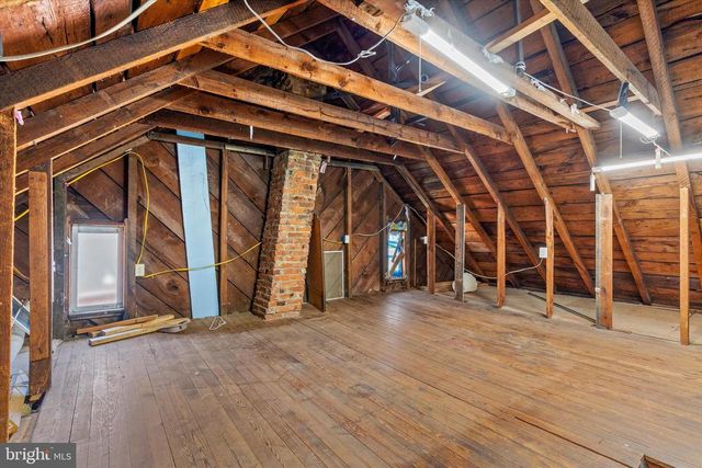 18 S CHARLES ST, Dallastown, PA 17313