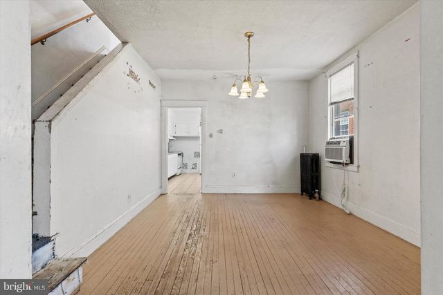 18 S CHARLES ST, Dallastown, PA 17313