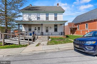 18 S CHARLES ST, Dallastown, PA 17313