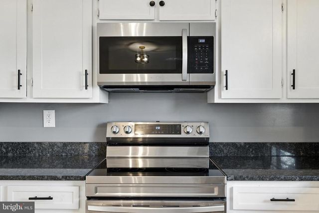 6 CHARLES ST, Luray, VA 22835