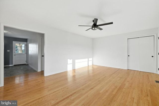 6 CHARLES ST, Luray, VA 22835