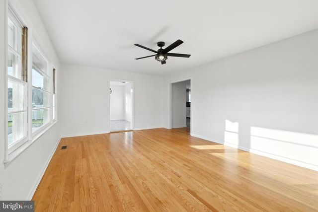 6 CHARLES ST, Luray, VA 22835