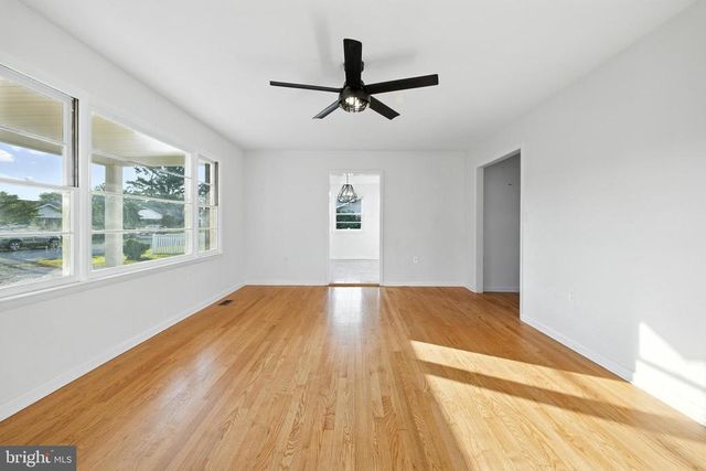 6 CHARLES ST, Luray, VA 22835