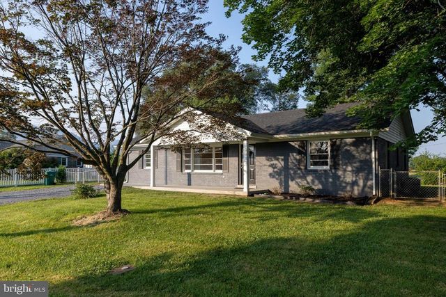 6 CHARLES ST, Luray, VA 22835