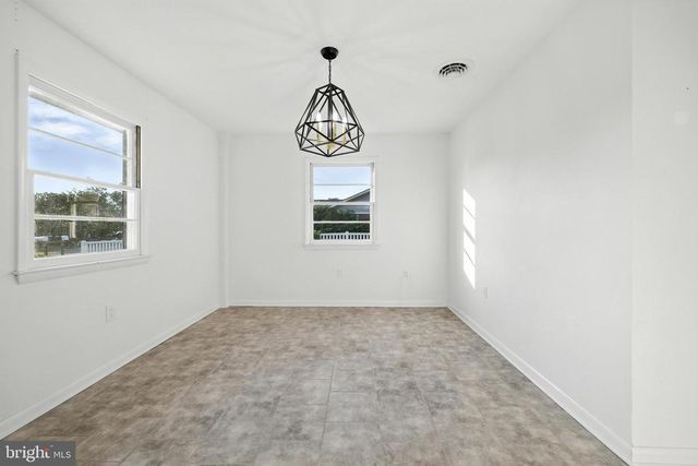 6 CHARLES ST, Luray, VA 22835