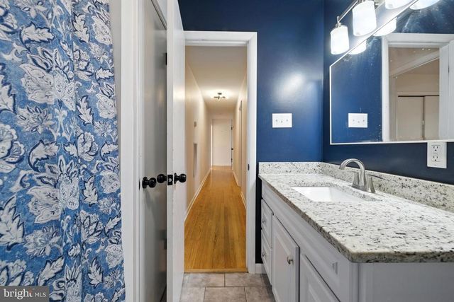 6 CHARLES ST, Luray, VA 22835