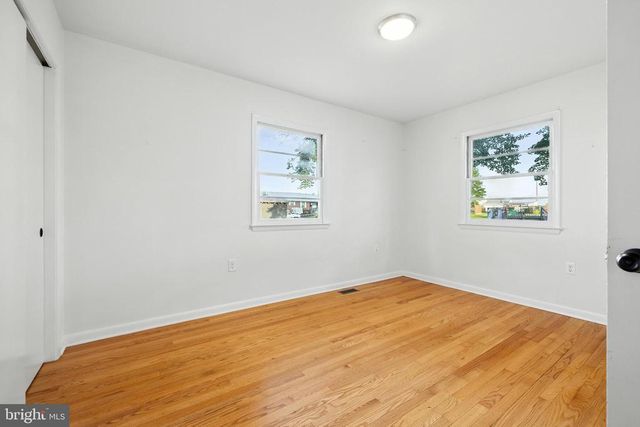 6 CHARLES ST, Luray, VA 22835