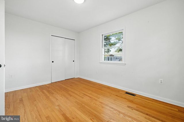 6 CHARLES ST, Luray, VA 22835