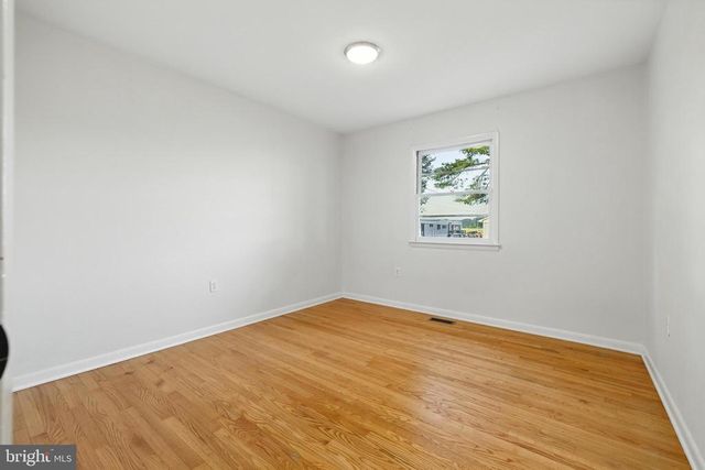 6 CHARLES ST, Luray, VA 22835