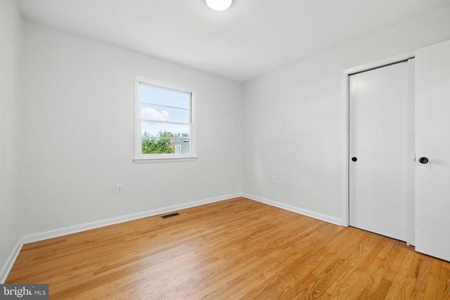 6 CHARLES ST, Luray, VA 22835