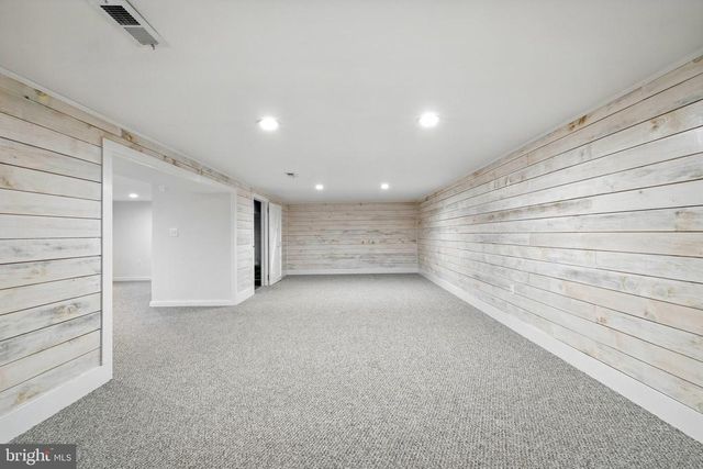 6 CHARLES ST, Luray, VA 22835