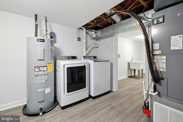 6 CHARLES ST, Luray, VA 22835