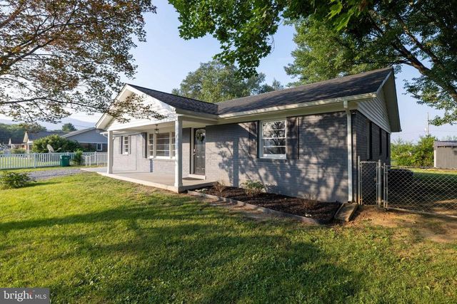 6 CHARLES ST, Luray, VA 22835