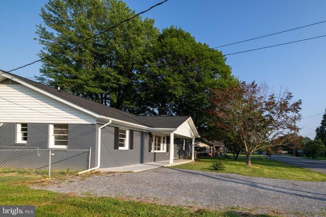 6 CHARLES ST, Luray, VA 22835
