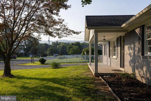 6 CHARLES ST, Luray, VA 22835