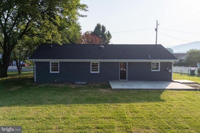 6 CHARLES ST, Luray, VA 22835