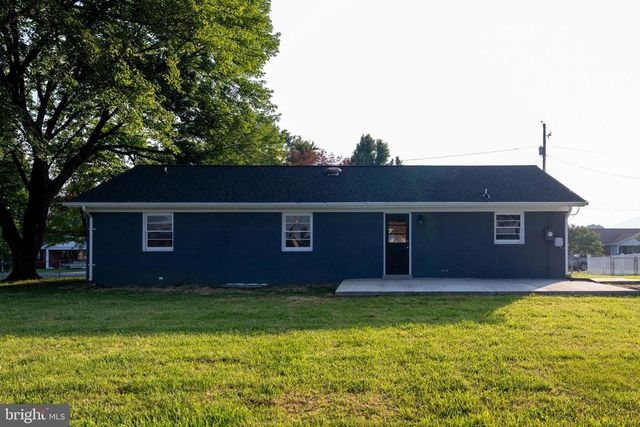 6 CHARLES ST, Luray, VA 22835