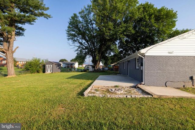 6 CHARLES ST, Luray, VA 22835