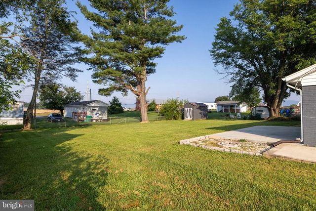 6 CHARLES ST, Luray, VA 22835