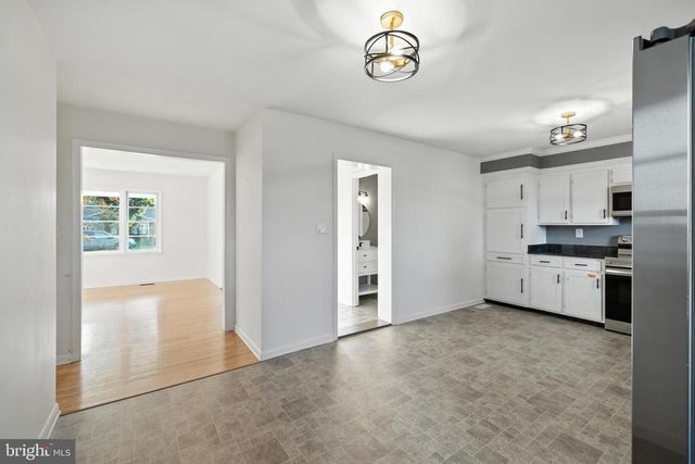 6 CHARLES ST, Luray, VA 22835