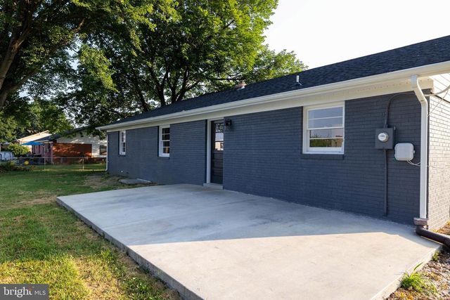 6 CHARLES ST, Luray, VA 22835