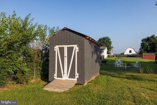 6 CHARLES ST, Luray, VA 22835