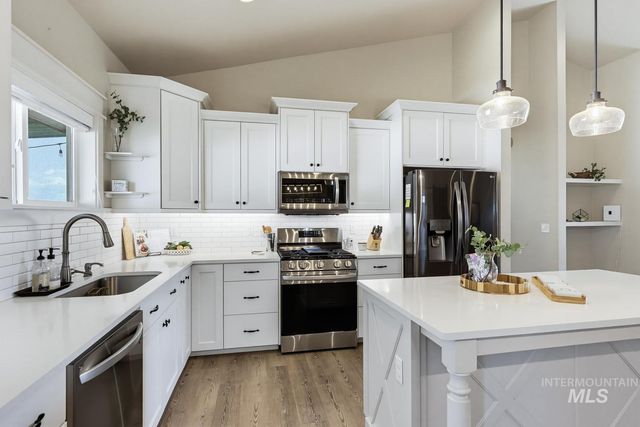 48 S Ravine Way, Nampa, ID 83687
