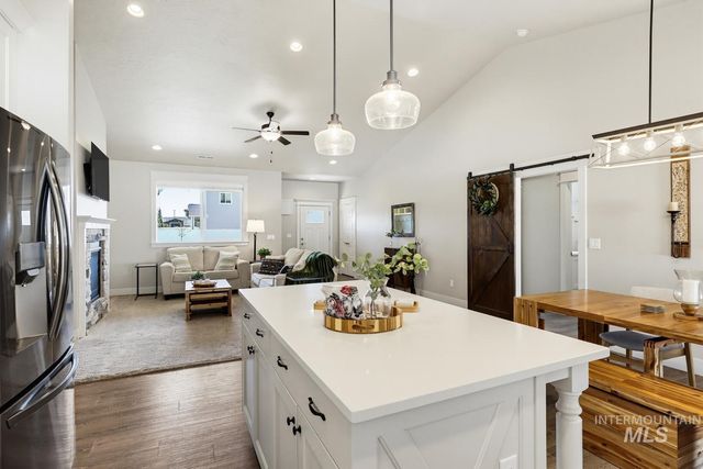 48 S Ravine Way, Nampa, ID 83687