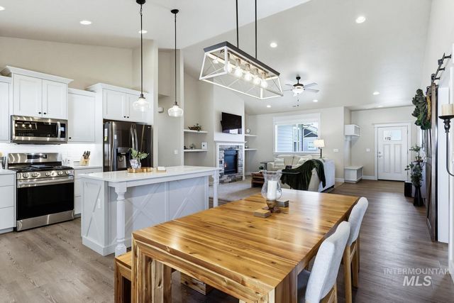 48 S Ravine Way, Nampa, ID 83687