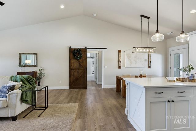 48 S Ravine Way, Nampa, ID 83687