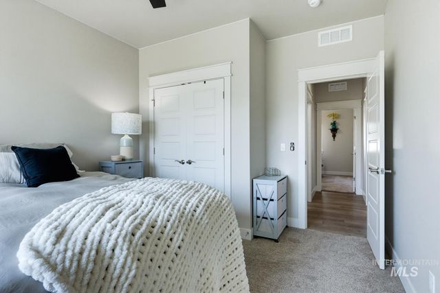 48 S Ravine Way, Nampa, ID 83687